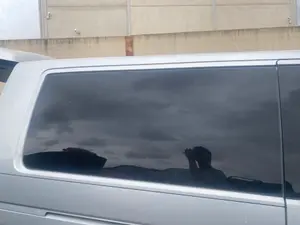 Foto de LUNA CUSTODIA TRASERA DERECHA VOLKSWAGEN T5 TRANSPORTER BUS (7H) 2.5 TDI (131 CV / 96 KW)