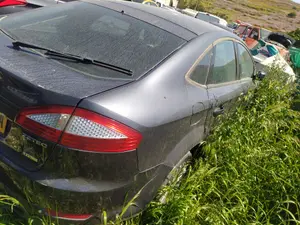 Foto de LUNA CUSTODIA TRASERA DERECHA FORD MONDEO BERLINA (CA2) 2.0 TDCi CAT (131 CV / 96 KW)