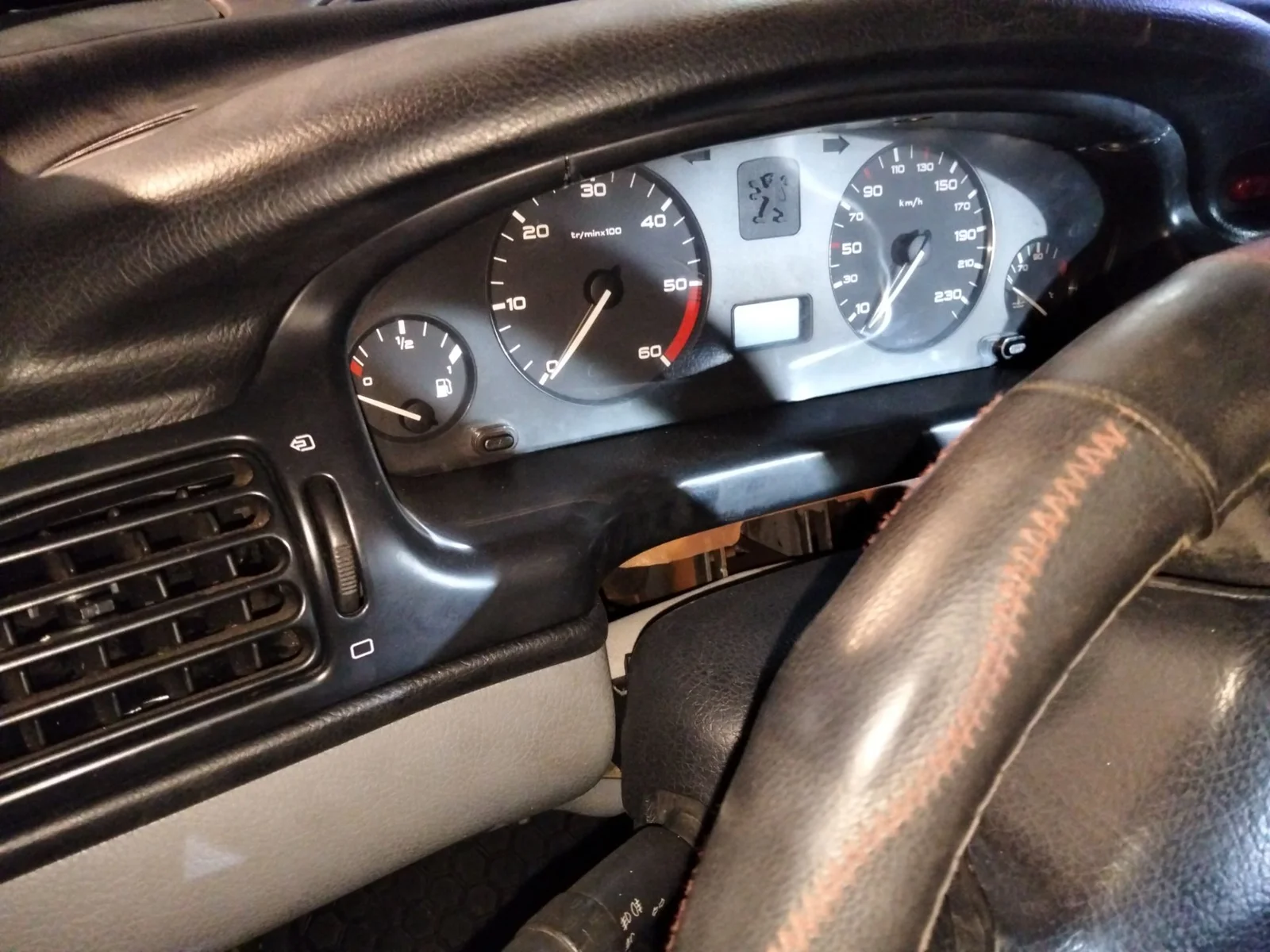 Foto de CUADRO INSTRUMENTOS PEUGEOT 406 BERLINA (S1/S2) 2.0 HDi CAT (90 CV / 66 KW) referencia 81115607