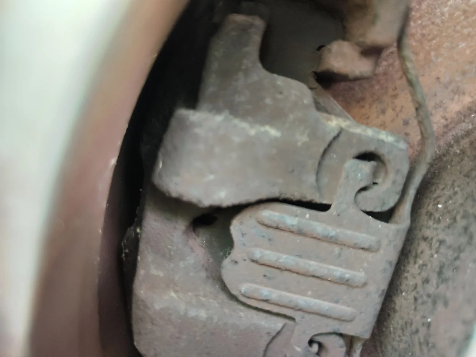 Foto de PINZA DE FRENO DELANTERA DERECHA BMW SERIE 3 BERLINA (E90) 2.0 Turbodiesel CAT (143 CV / 105 KW)