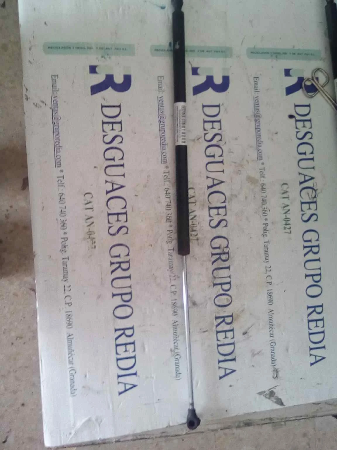 Foto de AMORTIGUADORES MALETERO / PORTON PEUGEOT 406 BREAK (S1/S2)