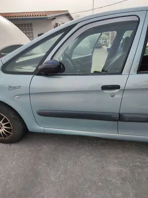 Foto de PUERTA DELANTERA IZQUIERDA CITROEN XSARA PICASSO 2.0 HDi CAT (RHY / DW10TD) (90 CV / 66 KW)