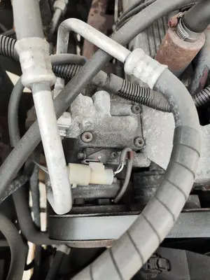Foto de COMPRESOR AIRE ACONDICIONADO LAND ROVER DISCOVERY (LT) 4.0 V8 CAT (185 CV / 136 KW)