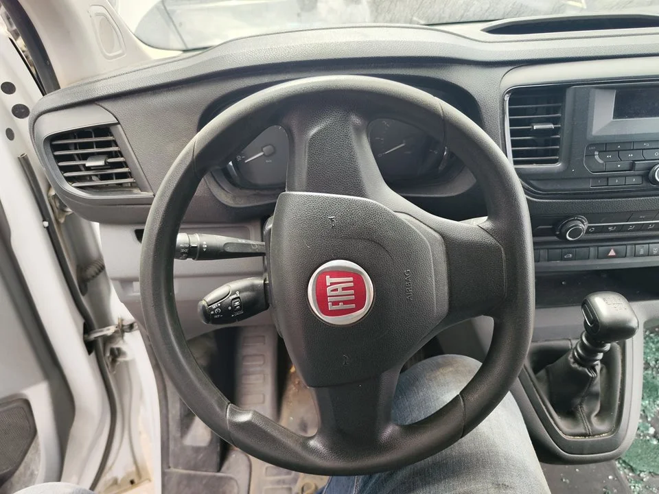 Foto de VOLANTE FIAT SCUDO (506) FURGON 1.5 (100 CV / 75 KW) referencia 98532080ZD
