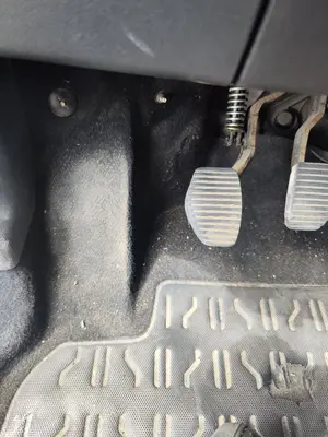 Foto de PEDAL EMBRAGUE CITROEN BERLINGO FURGÓN 1.6 16V HDi FAP (90 CV / 66 KW)