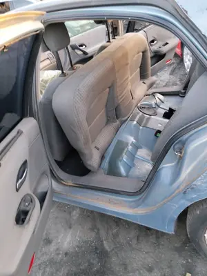 Foto de GOMAS CONTORNO PUERTA RENAULT LAGUNA II (BG0) 1.9 dCi Diesel CAT (101 CV / 74 KW)