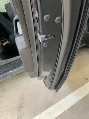 Foto de CERRADURA PUERTA TRASERA DERECHA VOLKSWAGEN PASSAT VARIANT (3C5) 2.0 TDI (140 CV / 103 KW) referencia 3C4839015B