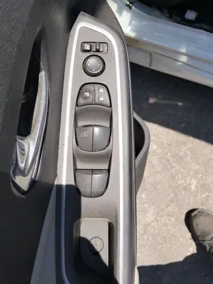 Foto de MANDO ELEVALUNAS DELANTERO IZQUIERDO NISSAN MICRA (K14) 1.0 12V CAT (71 CV / 52 KW)