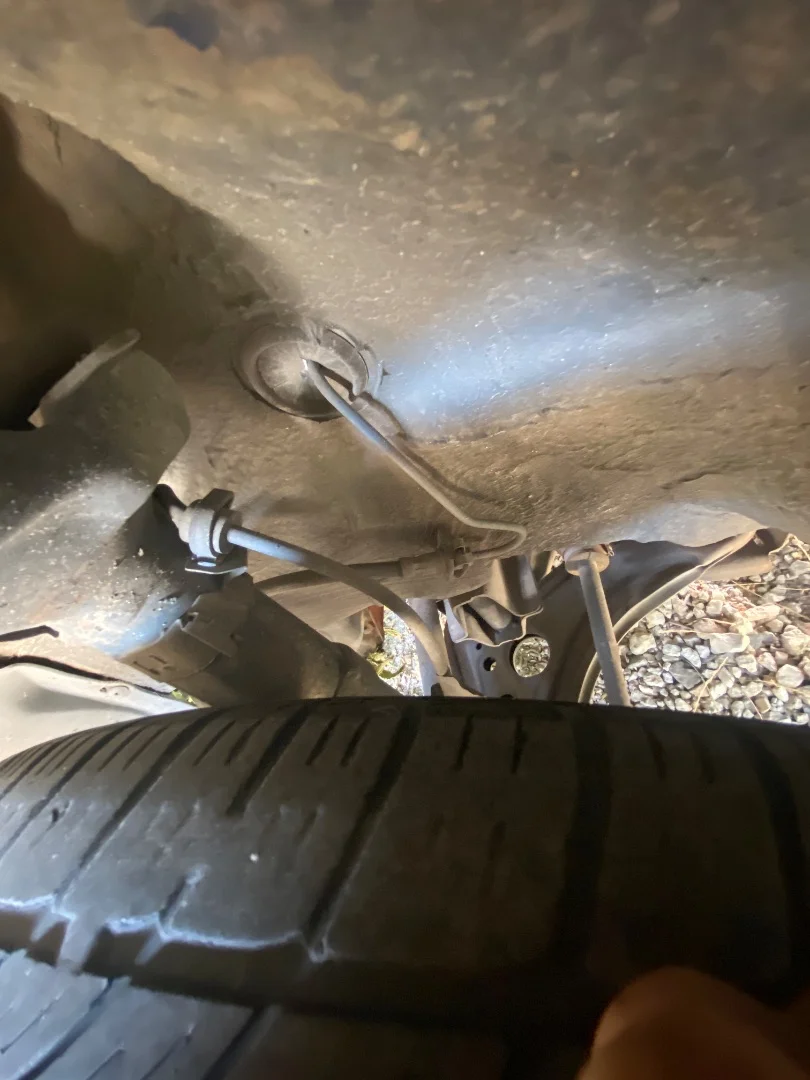 Foto de BRAZO SUSPENSION DELANTERO IZQUIERDO VOLKSWAGEN POLO III (6N1) 1.4 (60 CV / 44 KW)