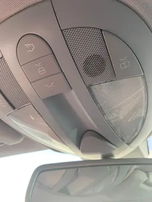 Foto de LUZ INTERIOR MERCEDES-BENZ CLASE E (BM 211) BERLINA 2.7 CDI CAT (177 CV / 130 KW) referencia A2118208801 8J12 foto 2
