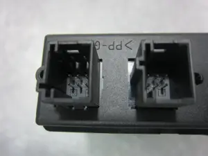 Foto de MOTOR ELEVALUNAS DELANTERO IZQUIERDO CITROEN GRAND C4 PICASSO referencia 9682495680 foto 3
