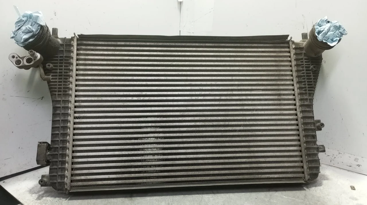 Foto de INTERCOOLER VOLKSWAGEN GOLF PLUS V (5M1) 1.9 TDI (105 CV / 77 KW) referencia 1K0145803L