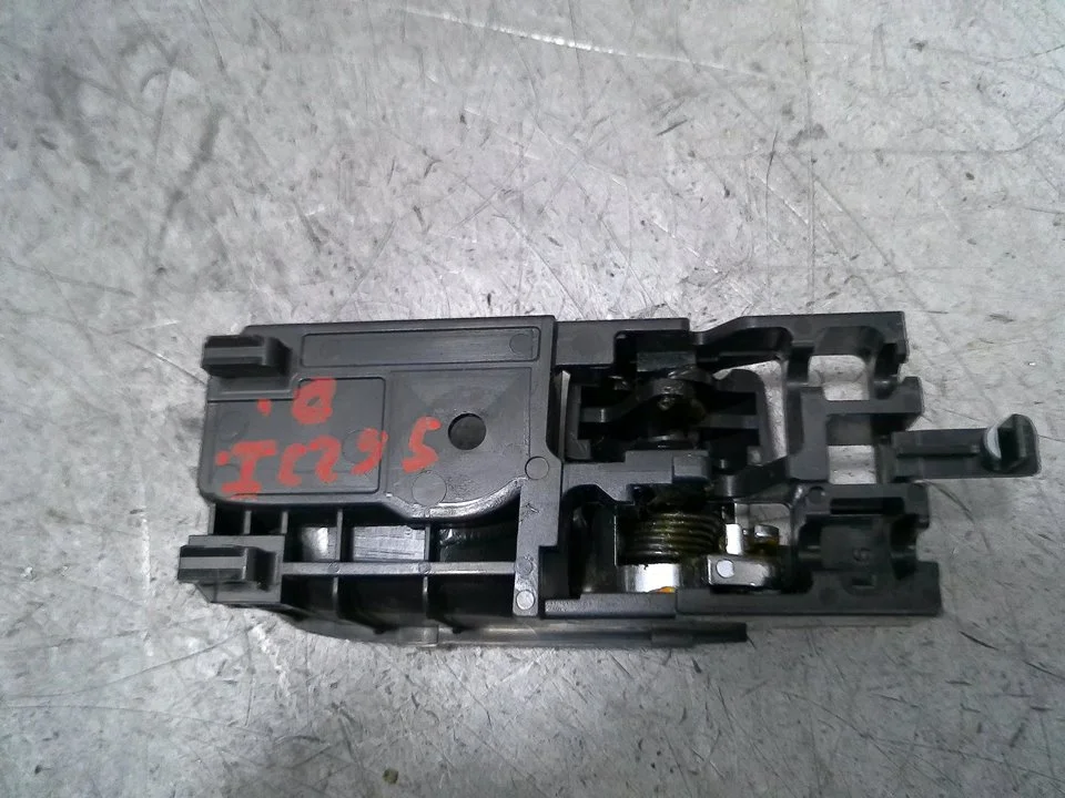Foto de MANETA INTERIOR DELANTERA IZQUIERDA TOYOTA COROLLA (E12) 1.6 16V (110 CV / 81 KW) referencia 6920613020B0
