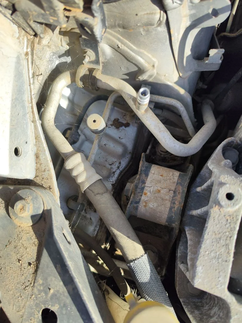 Foto de TUBOS AIRE ACONDICIONADO RENAULT CLIO III 1.4 16V (98 CV / 72 KW)