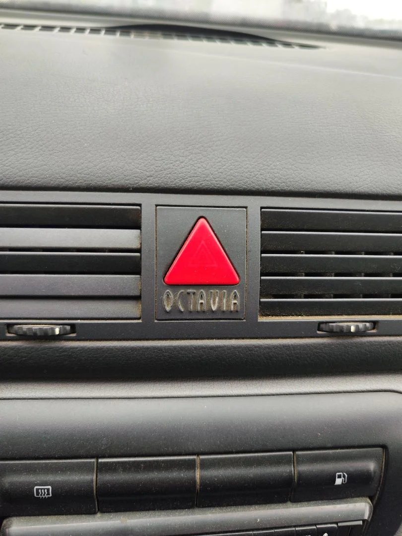 Foto de WARNING SKODA OCTAVIA BERLINA (1U2) 1.9 TDI (90 CV / 66 KW) referencia 1U0953235C
