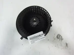 Foto de VENTILADOR CALEFACCION VOLKSWAGEN GOLF VII BERLINA (BQ1/BE2) 1.6 TDI (116 CV / 85 KW) referencia 5Q1819021E