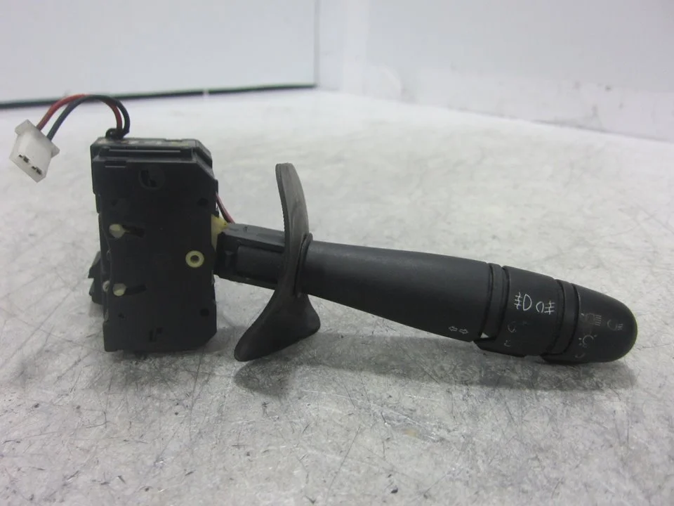 Foto de MANDO LUCES RENAULT MEGANE I FASE 2 BERLINA (BA0) 1.9 dTi Diesel (80 CV / 59 KW) referencia 34440201AD