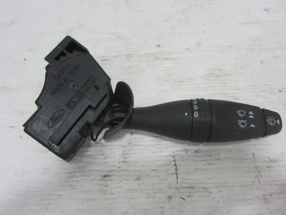 Foto de MANDO LIMPIA FORD FIESTA (CBK) 1.3 CAT (69 CV / 51 KW)