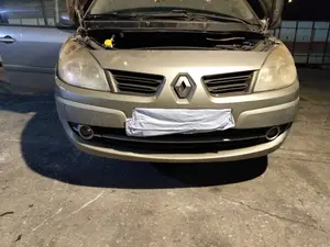 Foto de REFUERZO PARAGOLPES DELANTERO RENAULT SCENIC II (JM)
