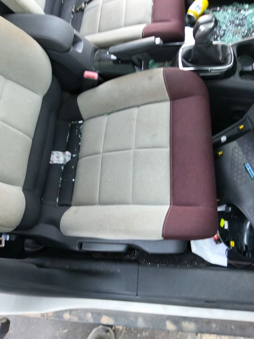 Foto de ASIENTO DELANTERO DERECHO CITROEN C4 CACTUS 1.2 12V VTi (82 CV / 60 KW)