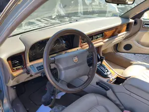 Foto de SALPICADERO JAGUAR XJ 3.2 CAT (211 CV / 155 KW)