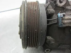 Foto de COMPRESOR AIRE ACONDICIONADO OPEL VECTRA B CARAVAN referencia 90443840 foto 5