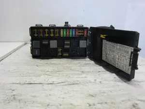 Foto de CAJA RELES / FUSIBLES FORD FOCUS FAMILIAR (CAK) 1.8 TDCi CAT (101 CV / 74 KW) referencia 518276100 foto 1