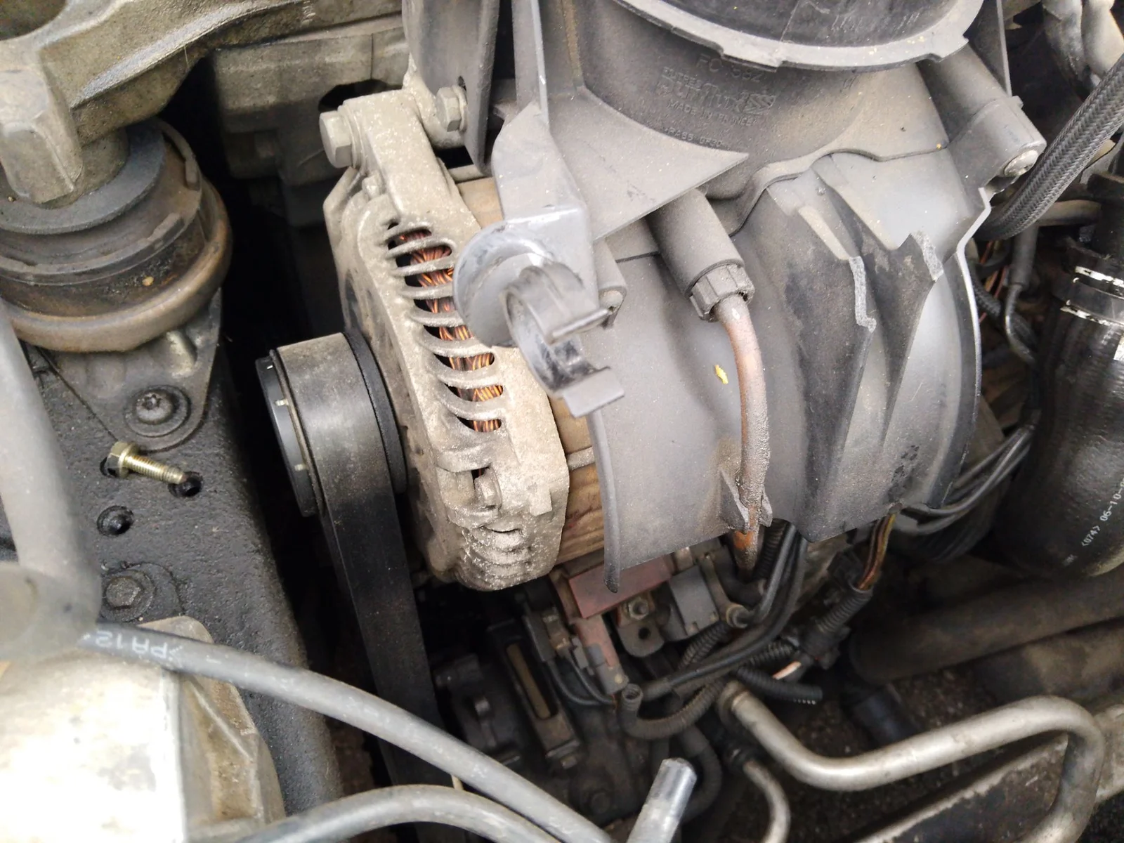 Foto de ALTERNADOR PEUGEOT 407 2.0 16V HDi FAP CAT (RHR / DW10BTED4) (136 CV / 100 KW)
