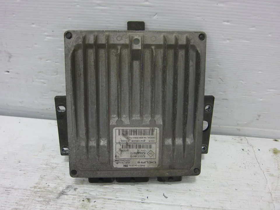 Foto de CENTRALITA MOTOR UCE RENAULT MEGANE II BERLINA 3P referencia 8200334419
