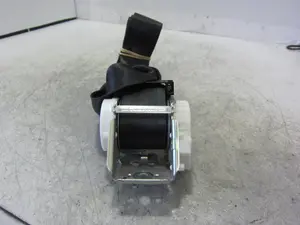 Foto de CINTURON SEGURIDAD TRASERO DERECHO FORD FOCUS SPORTBREAK (CB8) 1.6 TDCi CAT (95 CV / 70 KW) referencia 34074772C foto 6