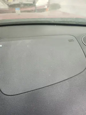 Foto de AIRBAG DELANTERO DERECHO RENAULT CLIO III 1.5 dCi Diesel CAT (86 CV / 63 KW)