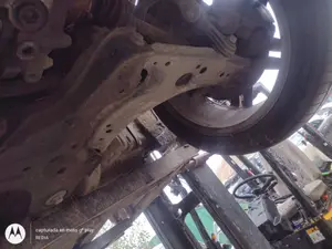 Foto de BRAZO SUSPENSION DELANTERO IZQUIERDO SEAT LEON (1M1) 1.9 TDI (110 CV / 81 KW)