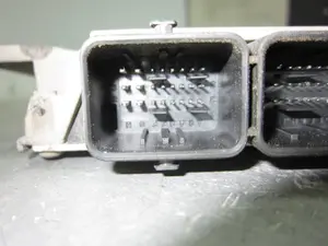 Foto de CENTRALITA MOTOR UCE CITROEN C2 1.1 (60 CV / 44 KW) referencia 9646570280 foto 6