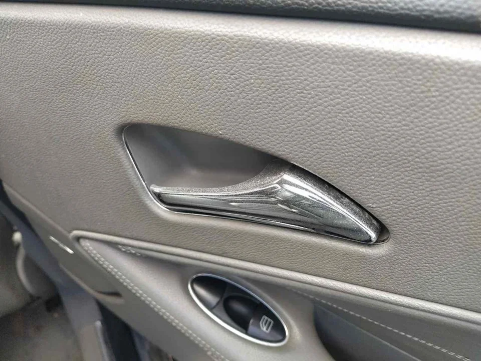 Foto de MANETA INTERIOR TRASERA DERECHA MERCEDES-BENZ CLS (BM 219) 5.0 V8 24V CAT (306 CV / 225 KW)