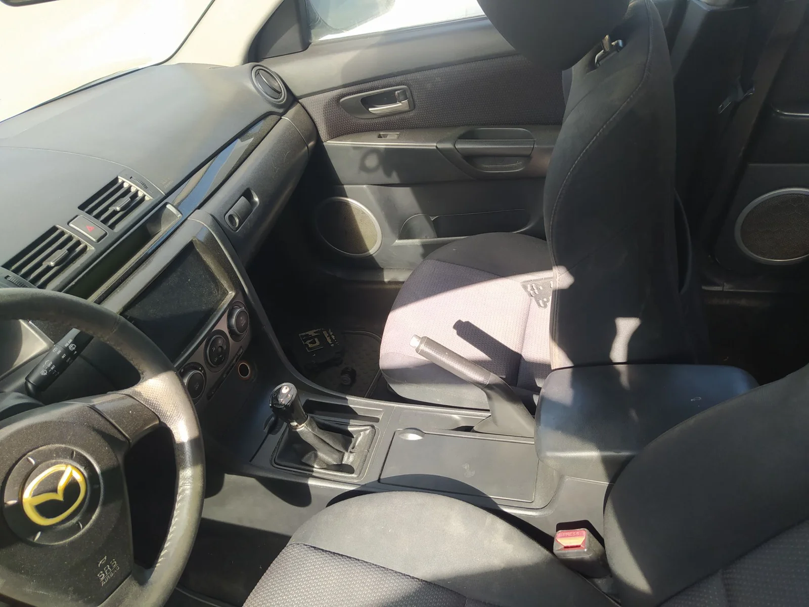 Foto de ENGANCHE CINTURON DELANTERO DERECHO MAZDA 3 BERLINA (BK) 1.6 CD Diesel CAT (109 CV / 80 KW)