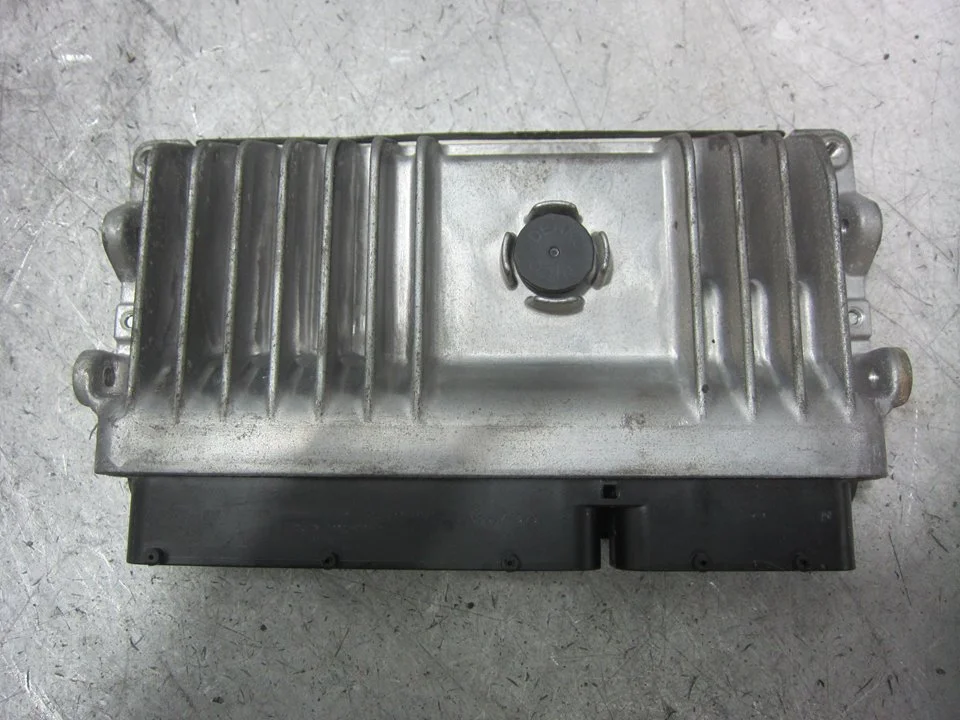 Foto de CENTRALITA MOTOR UCE TOYOTA AVENSIS CROSS SPORT (T27) 1.8 16V CAT (147 CV / 108 KW) referencia 8966105F40