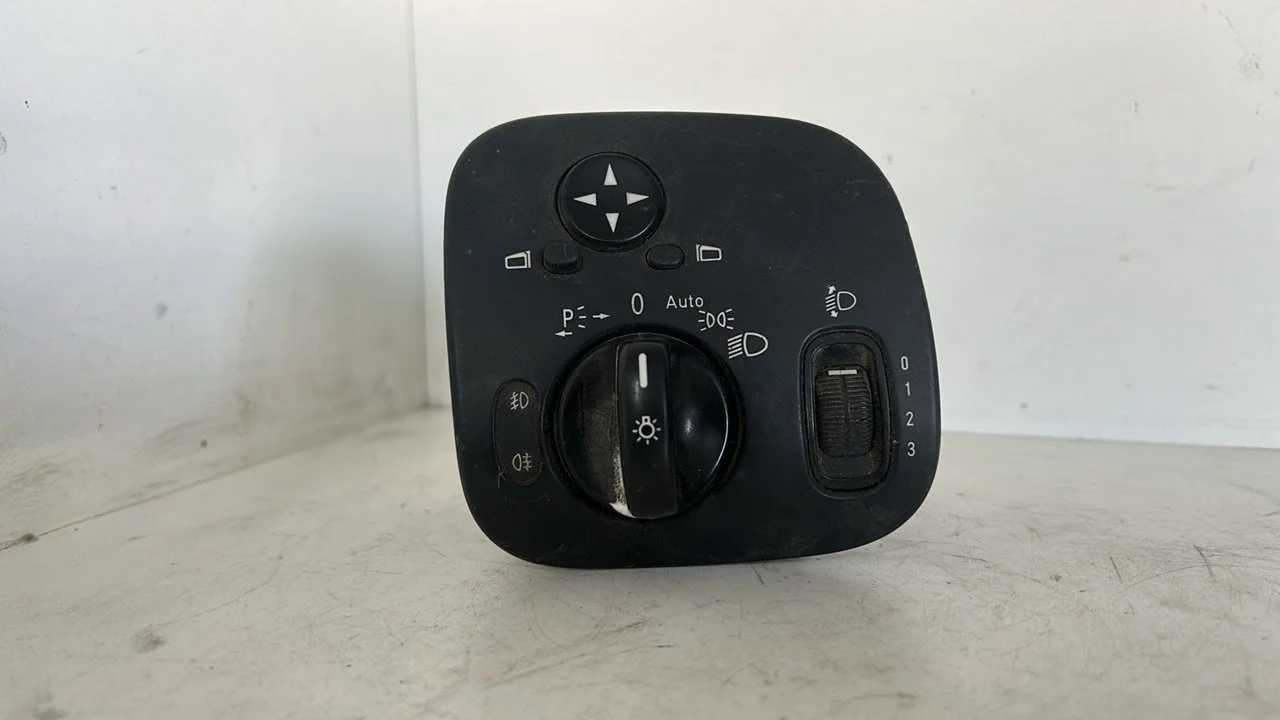 Foto de MANDO LUCES MERCEDES-BENZ CLASE C (BM 203) BERLINA referencia 24406574725