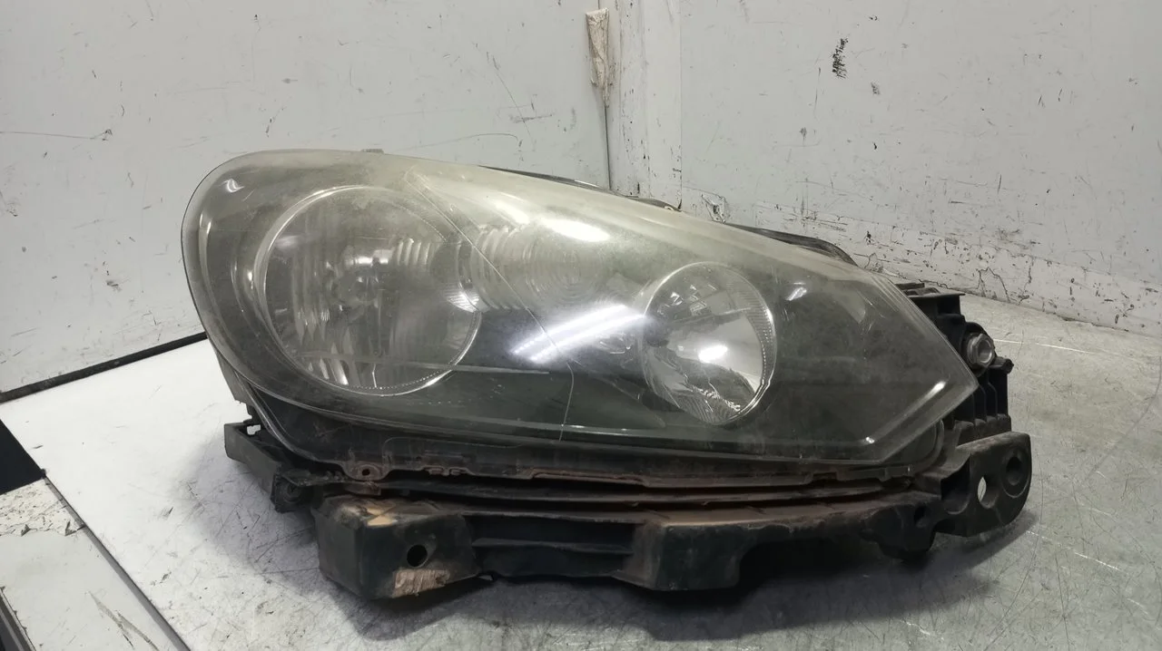 Foto de FARO DERECHO VOLKSWAGEN GOLF VI (5K1)(10.2008) 2.0 TDI DPF (170 CV / 125 KW) referencia 89319349