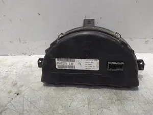 Foto de CUADRO INSTRUMENTOS CITROEN C3 PLURIEL 1.4 (73 CV / 54 KW) referencia 9660225780 foto 4