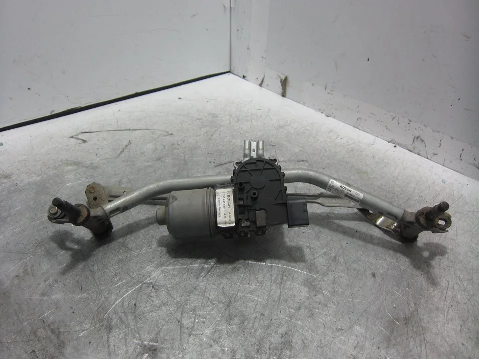 Foto de MOTOR LIMPIA DELANTERO PEUGEOT 208 1.2 12V e-VTi / PureTech (81 CV / 60 KW) referencia 0390241589