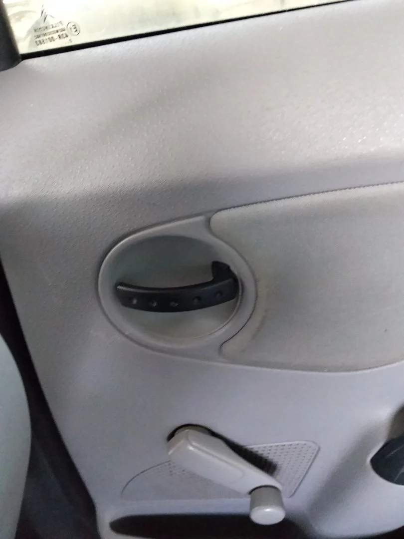 Foto de MANETA INTERIOR TRASERA DERECHA CITROEN C3 1.4 HDi (68 CV / 50 KW) referencia 914486
