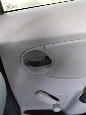 Foto de MANETA INTERIOR TRASERA DERECHA CITROEN C3 1.4 HDi (68 CV / 50 KW) referencia 914486