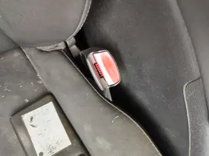 Foto de PRETENSOR AIRBAG DERECHO RENAULT MEGANE III BERLINA 5P 1.5 dCi Diesel FAP (110 CV / 81 KW)