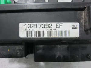 Foto de CAJA RELES / FUSIBLES OPEL CORSA D 1.2 16V CAT (Z 12 XEP / LB4) (80 CV / 59 KW) referencia 13217392 foto 5
