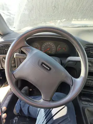 Foto de VOLANTE VOLVO S40 BERLINA 1.6 CAT (109 CV / 80 KW) referencia 30884413