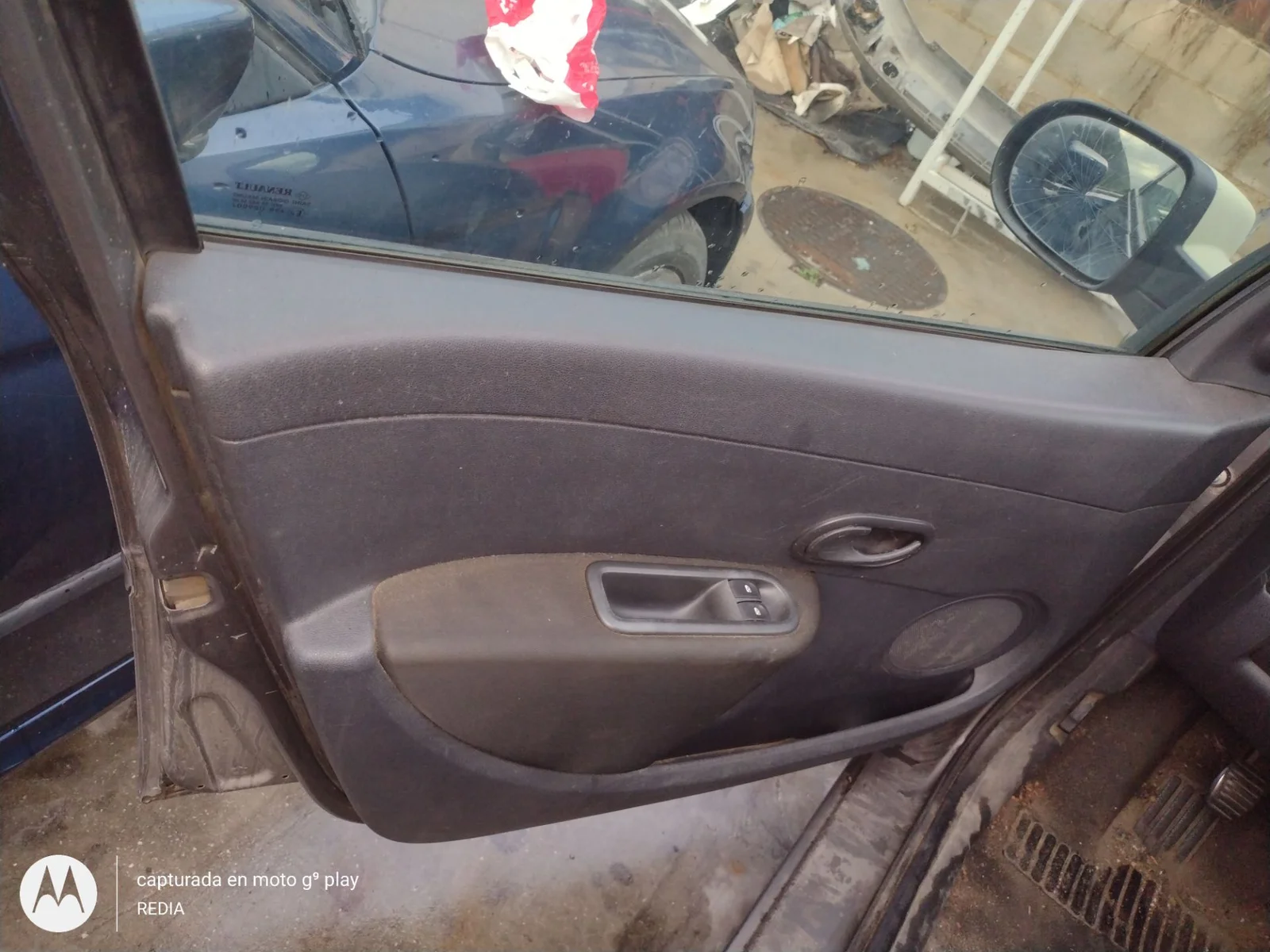 Foto de ELEVALUNAS DELANTERO IZQUIERDO RENAULT CLIO III 1.2 16V (75 CV / 55 KW)