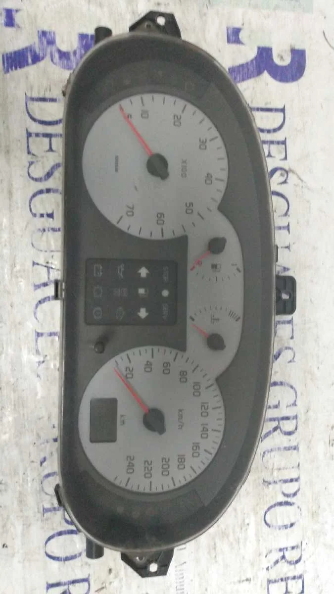Foto de CUADRO INSTRUMENTOS RENAULT MEGANE I FASE 2 COUPE (DA...) 1.6 (107 CV / 79 KW) referencia 8200038788
