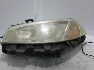 Foto de FARO IZQUIERDO RENAULT MEGANE II BERLINA 3P 1.5 dCi Diesel (101 CV / 74 KW) referencia 8200073220J