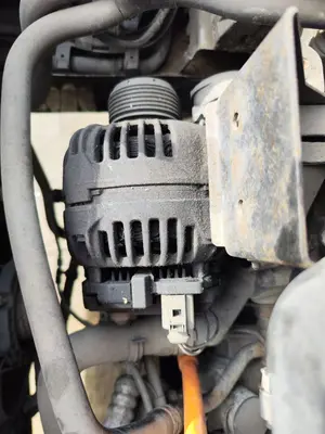 Foto de ALTERNADOR SEAT LEON (1M1) 1.6  (101 CV / 74 KW) referencia 038903018P