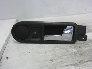 Foto de MANETA INTERIOR TRASERA DERECHA VOLKSWAGEN GOLF IV BERLINA (1J1)(10.1997) 1.9 TDI (101 CV / 74 KW) referencia 1J4839114C